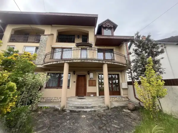 Eladó ingatlan, Debrecen 6 szoba 240 m² 192 M Ft