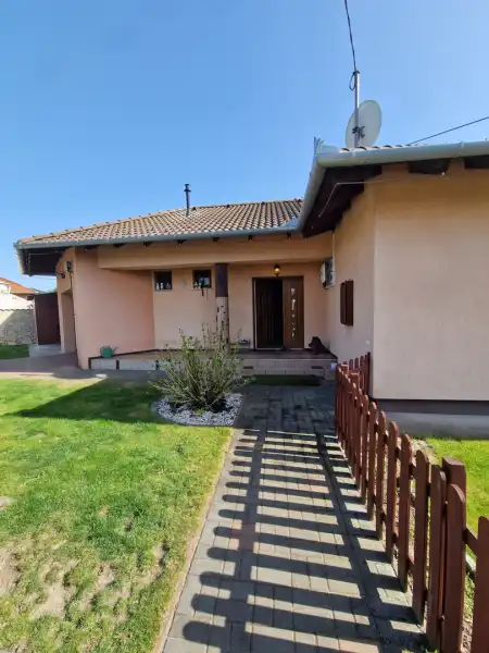 eladó ingatlan, Délegyháza