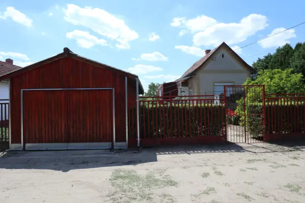 Eladó ingatlan, Domaszék 1 szoba 50 m² 38.9 M Ft