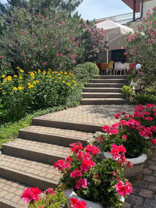 Eladó ingatlan, Dunakeszi 7 szoba 300 m² 349 M Ft