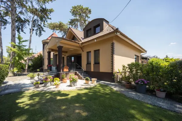 Eladó ingatlan, Dunakeszi 8 szoba 650 m² 429.9 M Ft