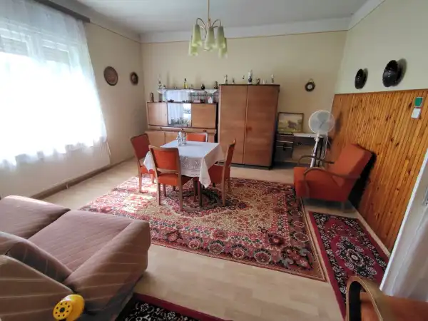 Eladó ingatlan, Dunaszekcső 3 szoba 156 m² 20 M Ft