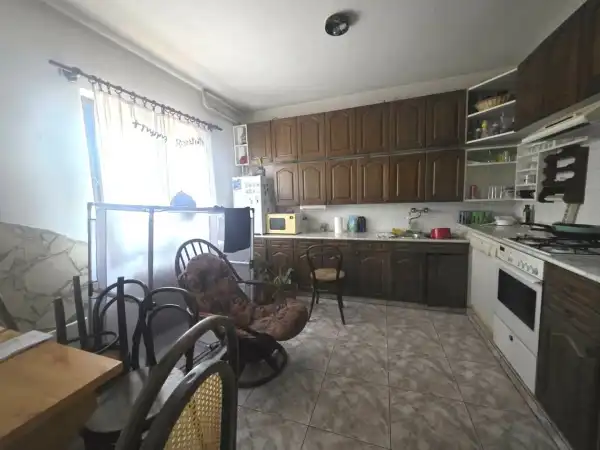 Eladó ingatlan, Dunaújváros 4+5 szoba 296 m² 120 M Ft