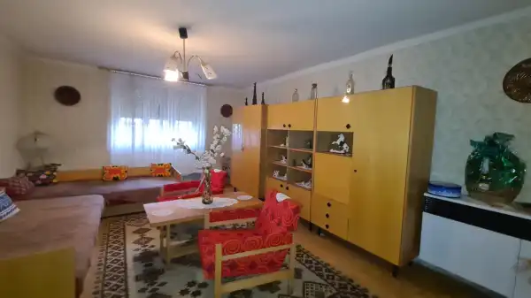 Eladó ingatlan, Dunaújváros 2+1 szoba 70 m² 42.9 M Ft