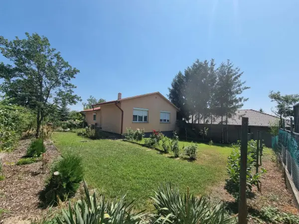 Eladó ingatlan, Dunaújváros 1+2 szoba 99 m² 64.9 M Ft