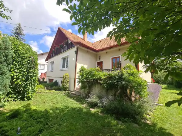 Eladó ingatlan, Dunaújváros 4+1 szoba 181 m² 89 M Ft