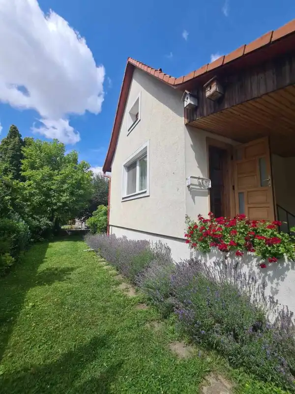Eladó ingatlan, Dunaújváros 4+1 szoba 181 m² 89 M Ft