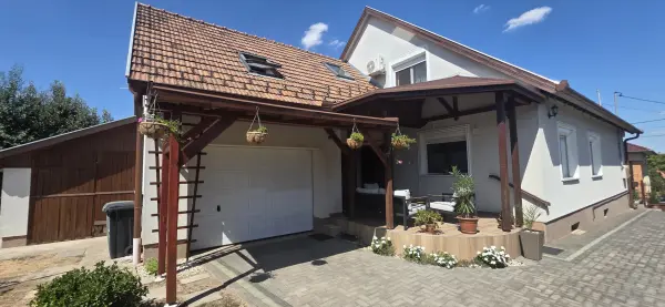 Eladó ingatlan, Dunaújváros 7 szoba 200 m² 148 M Ft