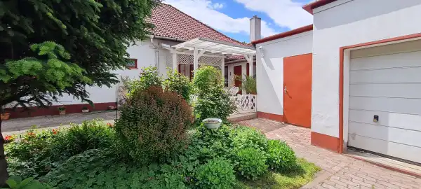 Eladó ingatlan, Dunaújváros 3 szoba 90 m² 63.9 M Ft