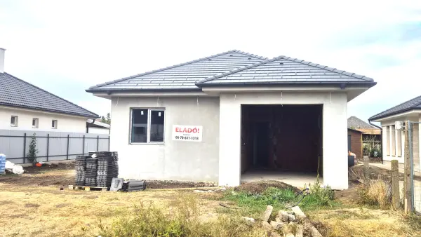 Eladó ingatlan, Ebes 4 szoba 131 m² 132 M Ft