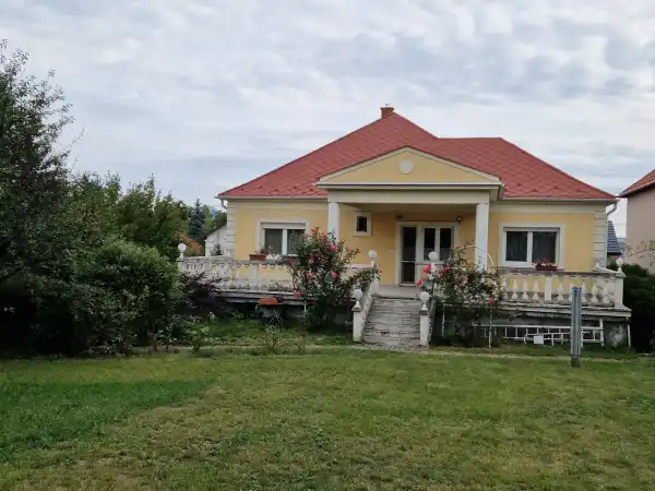 Eladó ingatlan, Eger 4 szoba 270 m² 149.9 M Ft