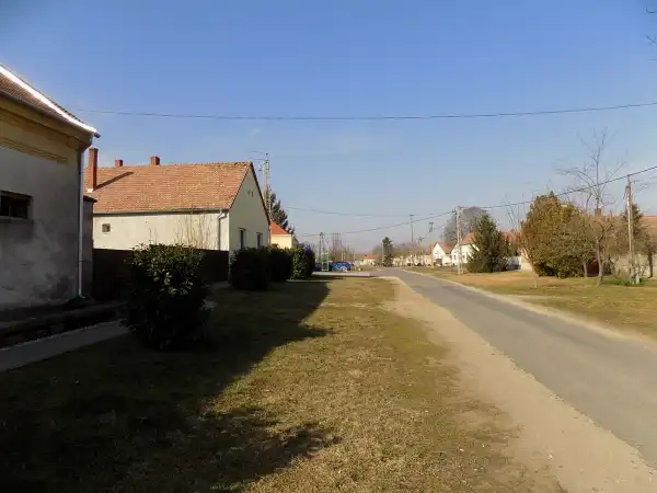 Eladó ingatlan, Egyházaskesző 9 szoba 262 m² 37.9 M Ft