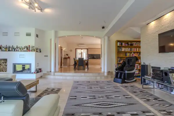 Eladó ingatlan, Érd 9 szoba 319 m² 395 M Ft