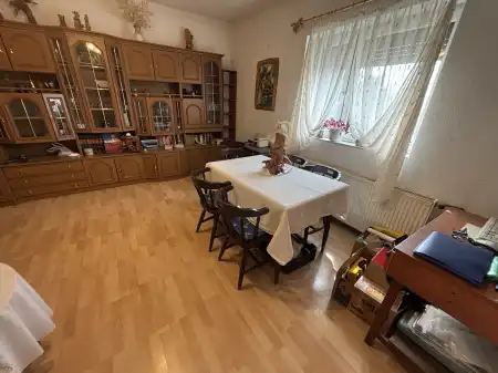 eladó ingatlan, Erdőkertes