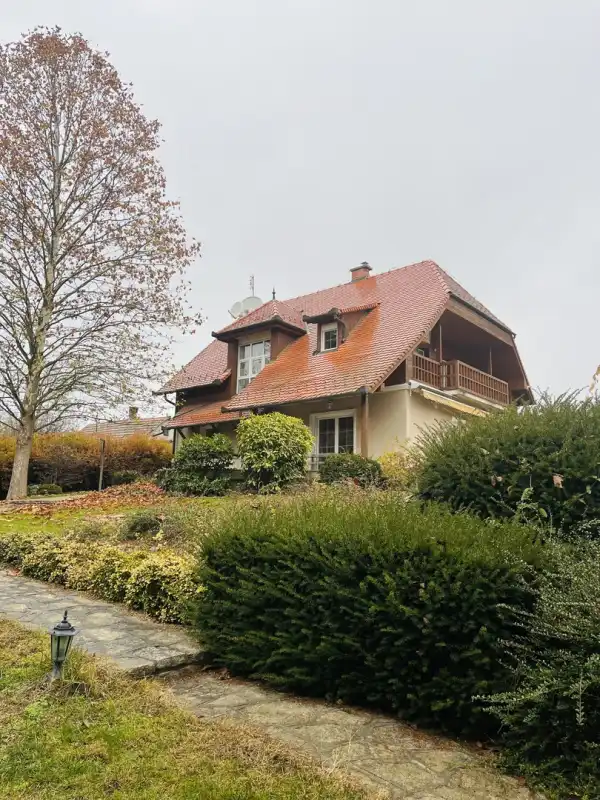 Eladó ingatlan, Erdőkertes 5 szoba 165 M Ft