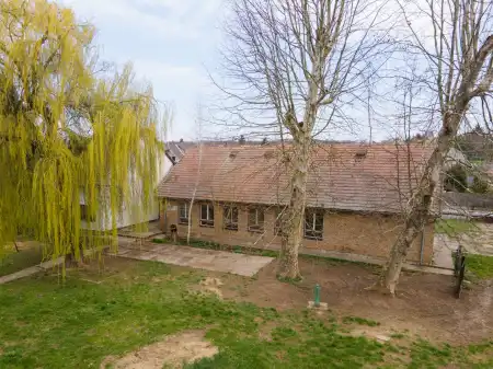 eladó ingatlan, Érsekvadkert