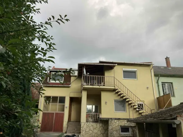 Eladó ingatlan, Esztergom 4+3 szoba 150 m² 119.9 M Ft