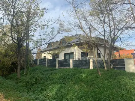 Eladó ingatlan, Etyek 5 szoba 197 m² 144.9 M Ft