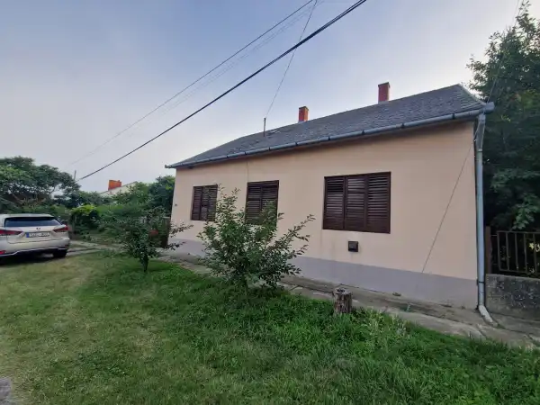 Eladó ingatlan, Fadd 3 szoba 100 m² 23.9 M Ft