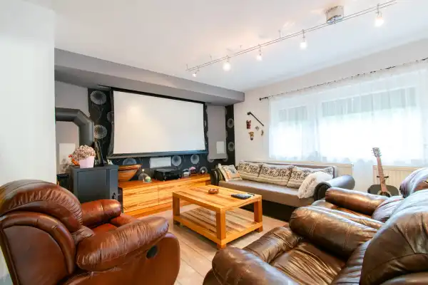 Eladó ingatlan, Feketeerdő 5 szoba 138 m² 145.9 M Ft
