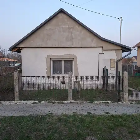 eladó ingatlan, Felcsút