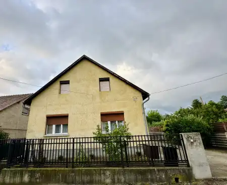 Eladó ingatlan, Fót 5 szoba 185 m² 89.9 M Ft
