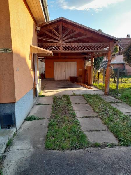 eladó ingatlan, Göd