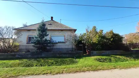 eladó ingatlan, Gönyű