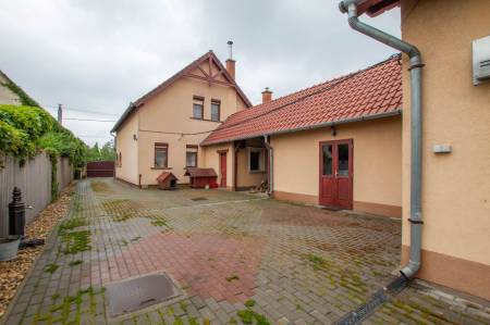 eladó ingatlan, Gyál