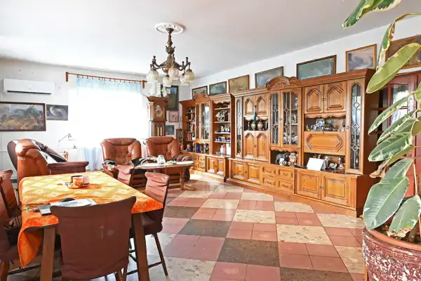 Eladó ingatlan, Gyál 7 szoba 284 m² 213.75 M Ft