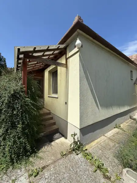 eladó ingatlan, Győrszentiván
