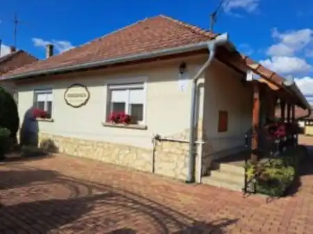 Eladó ingatlan, Gyula 6+2 szoba 137 m² 149 M Ft