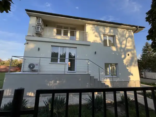 Eladó ingatlan, Hajdúszoboszló 10 szoba 320 m² 169.99 M Ft