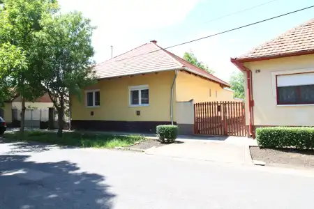 eladó ingatlan, Hatvan