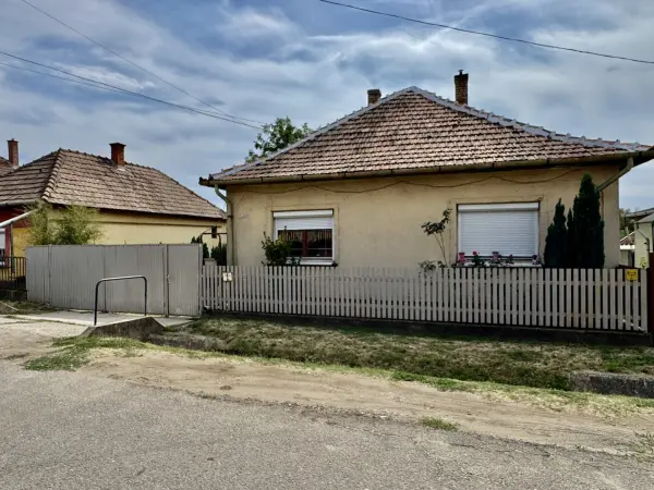 Eladó ingatlan, Heves 3+2 szoba 86 m² 23 M Ft