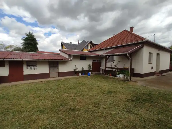 Eladó ingatlan, Hort 2 szoba 100 m² 42 M Ft