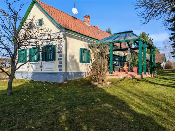 Eladó ingatlan, Ispánk 6 szoba 185 m² 150 M Ft