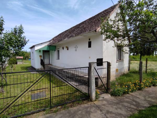eladó ingatlan, Ivándárda