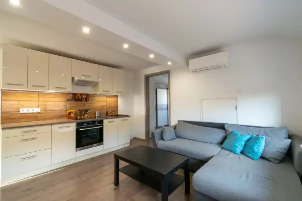 Eladó ingatlan, Jánossomorja 7 szoba 160 m² 82 M Ft