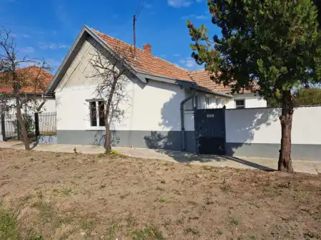 eladó ingatlan, Jászfényszaru