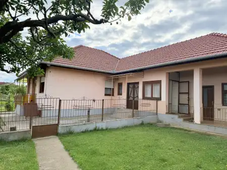 Eladó ingatlan, Kartal 4 szoba 130 m² 59.9 M Ft