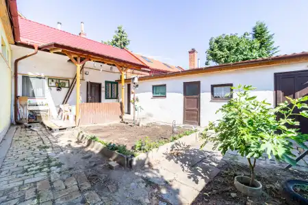 eladó ingatlan, Kecskemét