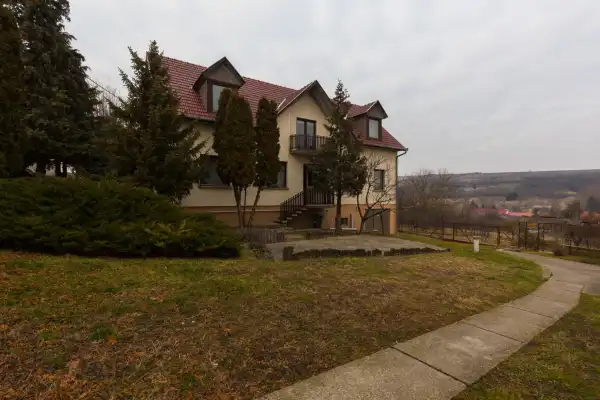 Eladó ingatlan, Kisnémedi 5 szoba 180 m² 62.9 M Ft