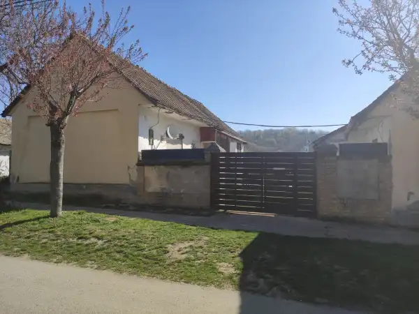 Eladó ingatlan, Kisnyárád 3 szoba 110 m² 6 M Ft
