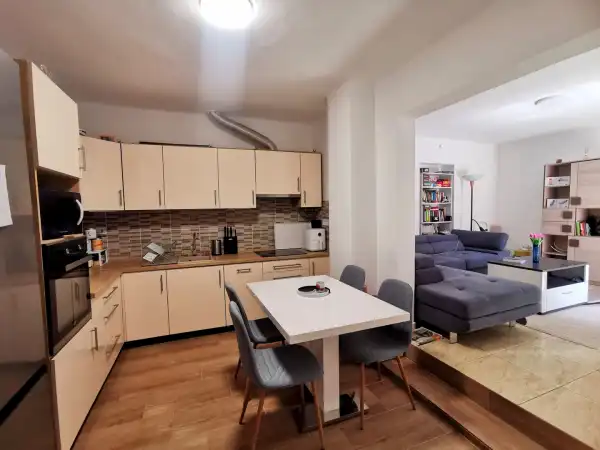 Eladó ingatlan, Kistarcsa 7 szoba 160 m² 120 M Ft