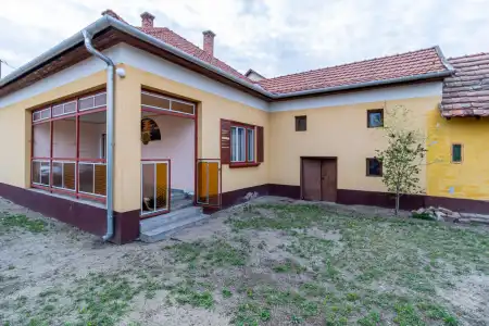 eladó ingatlan, Kistelek