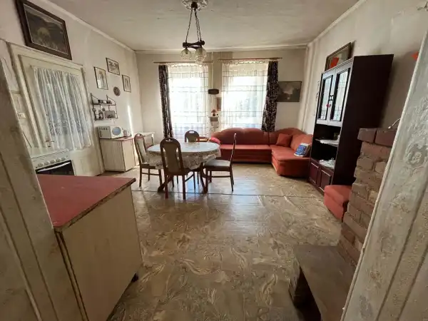 Eladó ingatlan, Kiszombor 3+1 szoba 130 m² 23 M Ft