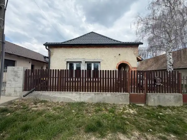 Eladó ingatlan, Kocs 3 szoba 98 m² 44.9 M Ft