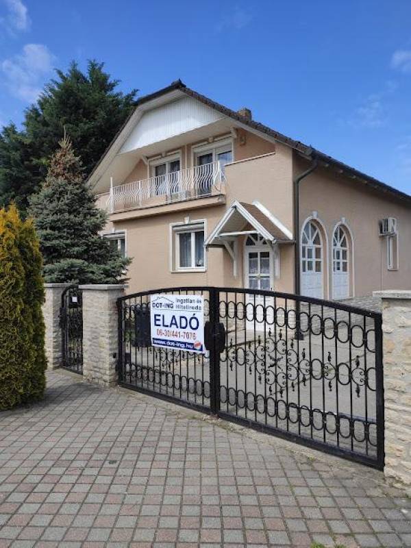 eladó ingatlan, Komárom
