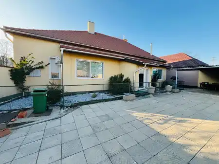 eladó ingatlan, Komárom